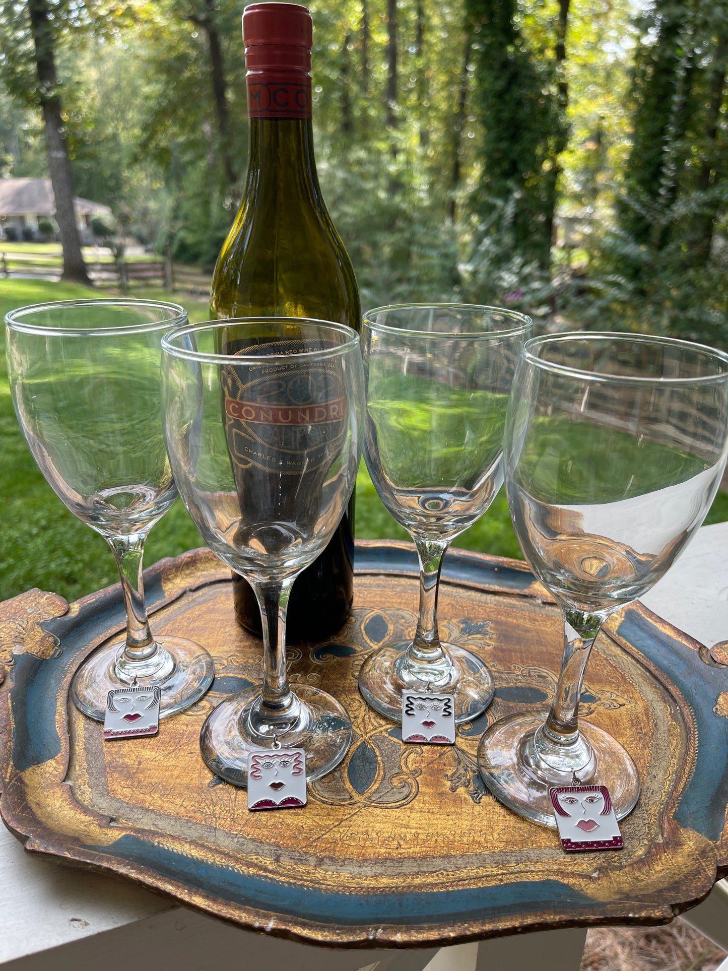 Personality Plates® Wine Glass Charms - Sisters In Pink